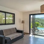 Les De Lorello Villa