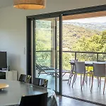 Les De Lorello Villa *