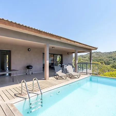 Les De Lorello Villa