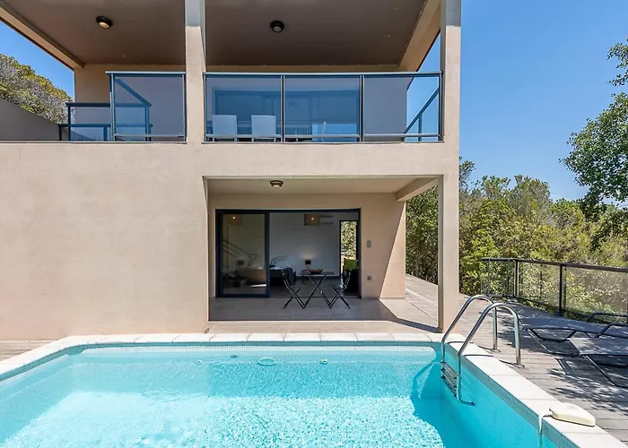 Les De Lorello Willa *